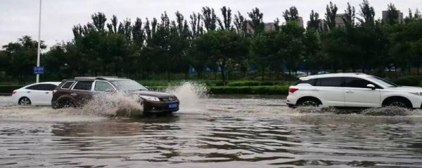 车子淌水只要没熄火就没事吗？自动挡汽车趟水没熄火