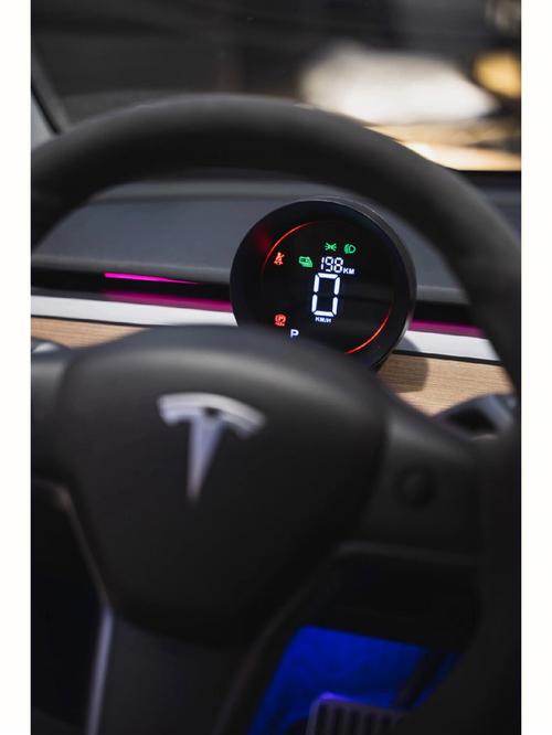 model3加装仪表盘（model3 加装仪表盘）-图1