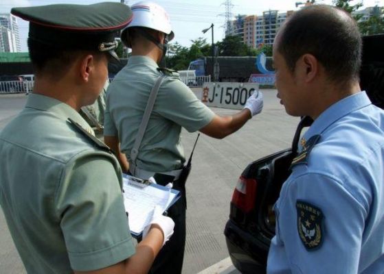 部队车怎么年检（军车年审归交警管吗）